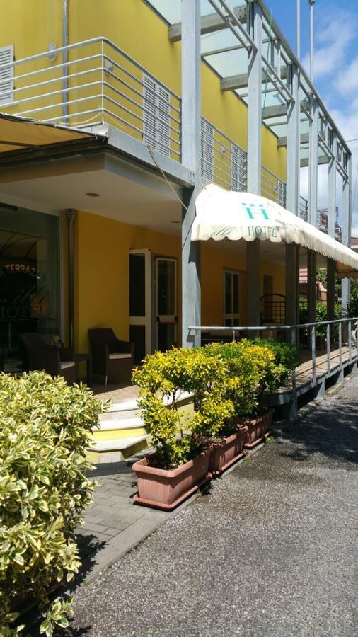 Hotel Illi Marina di Massa Kültér fotó