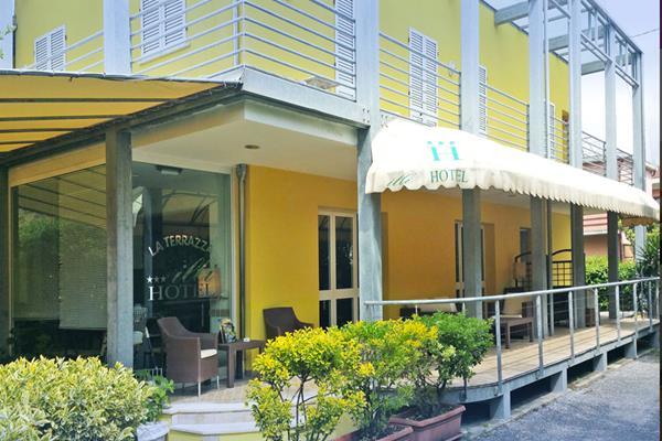 Hotel Illi Marina di Massa Kültér fotó