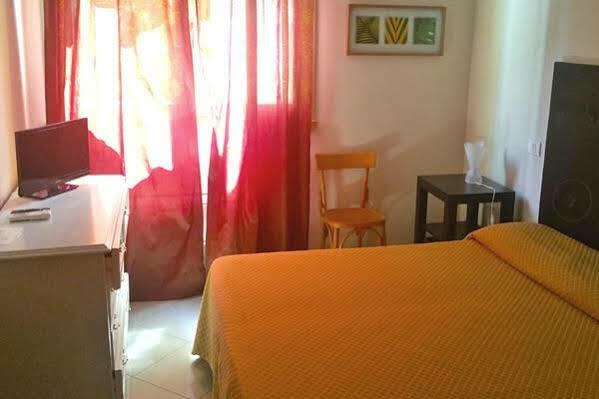 Hotel Illi Marina di Massa Kültér fotó